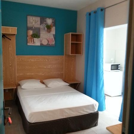 L'Annexe 66 , Saint Denis Centre Ville , A 200 M De La Rue Pietonne , Du Petit Marche Et Du Leader Price , Sur Une Rue Calme, Parking Gratuit Sur La Rue Ruang foto