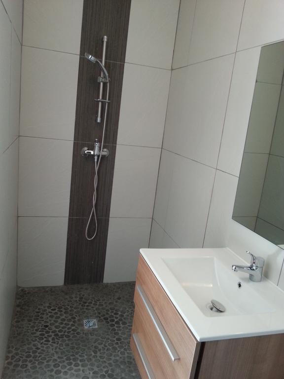 L'Annexe 66 , Saint Denis Centre Ville , A 200 M De La Rue Pietonne , Du Petit Marche Et Du Leader Price , Sur Une Rue Calme, Parking Gratuit Sur La Rue Ruang foto